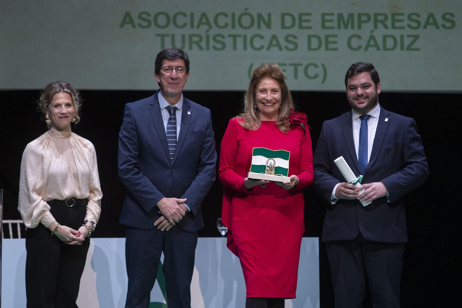 Imágenes de la entrega de las Banderas de Andalucía en la provincia