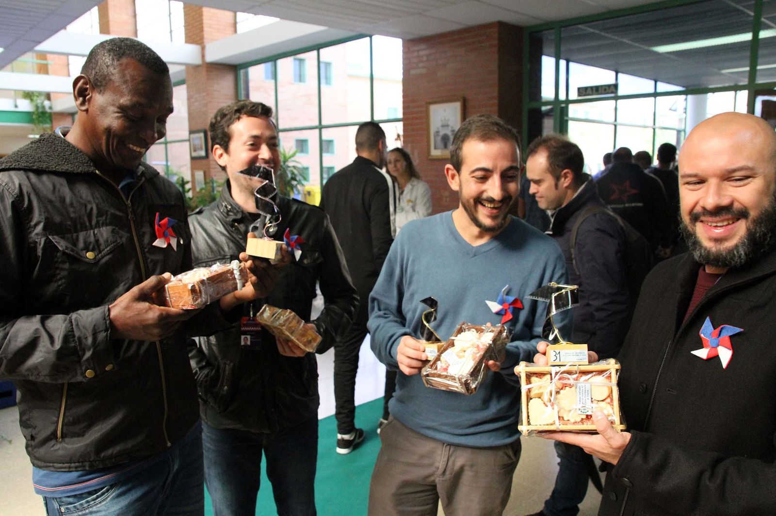 "El Piedra" visita la cárcel de Huelva, en imágenes