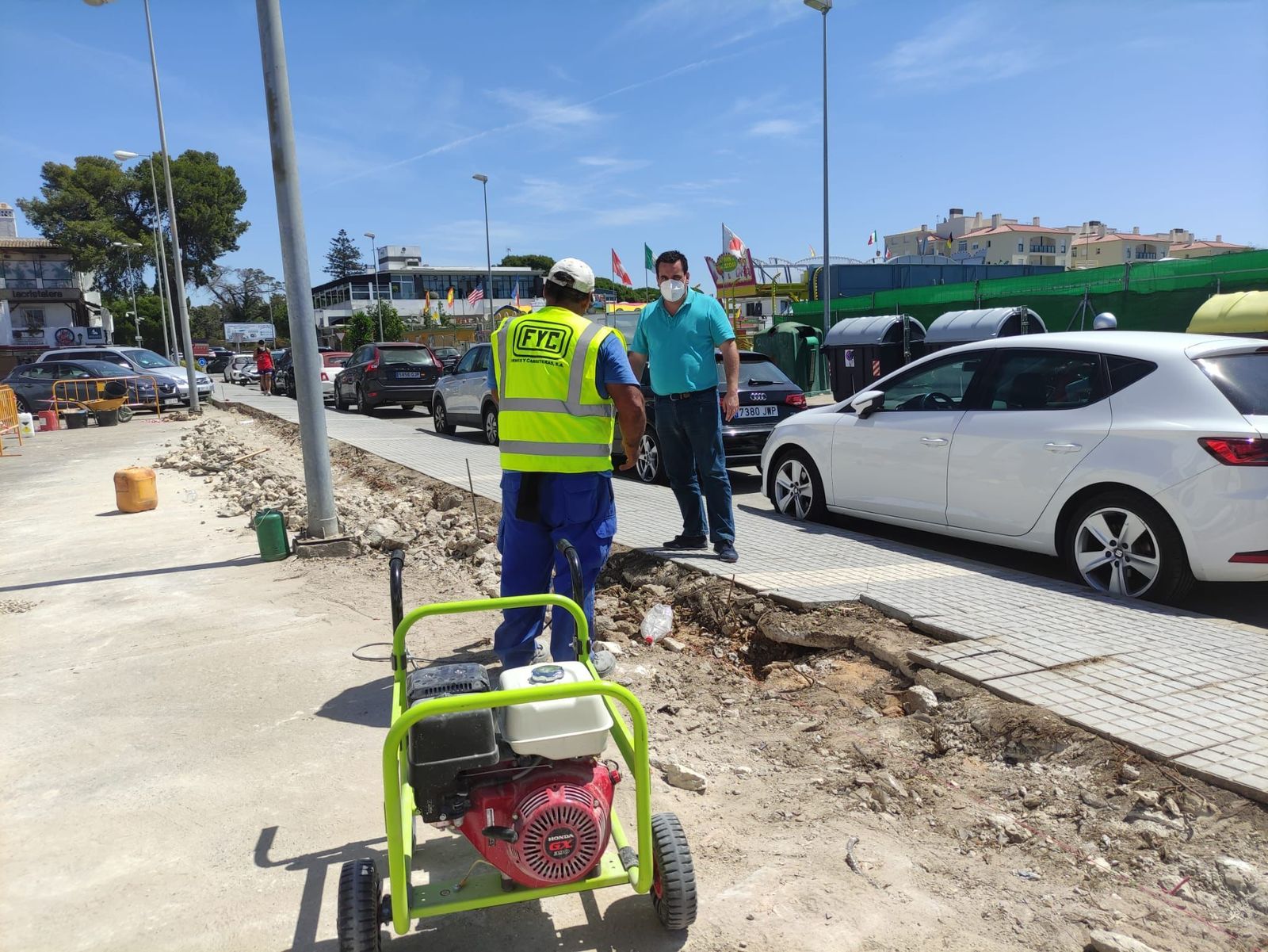 Las obras de derribo del murete en La Manuela, prácticamente terminadas.