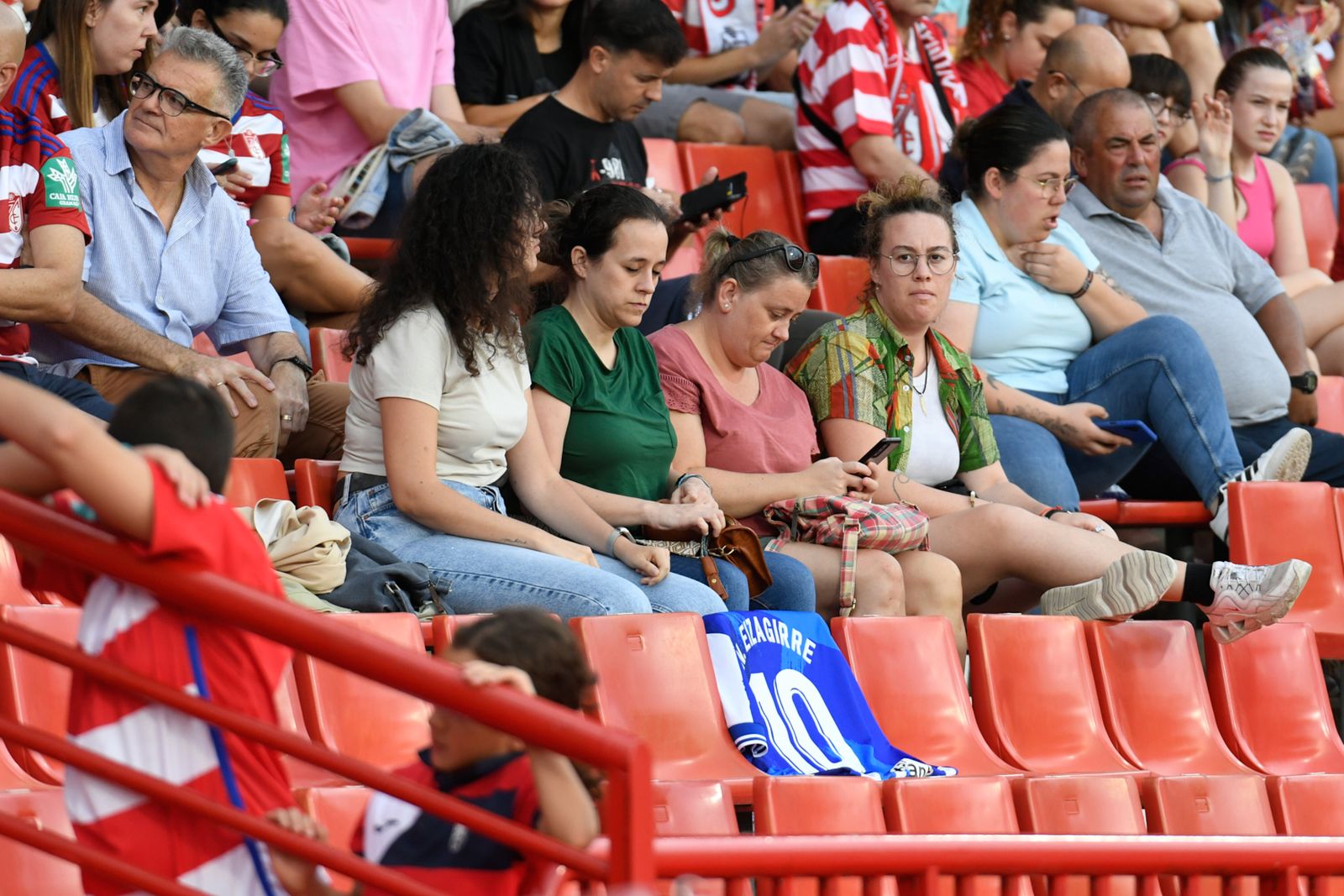 Encuéntrate en las gradas de Los Cármenes en el partido del Granada CF femenino