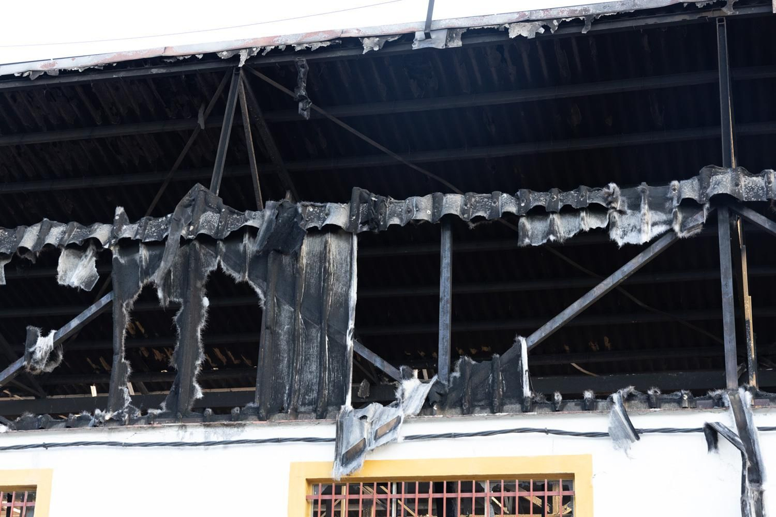 La SAFA  de Andújar arrasada por el fuego, en imágenes