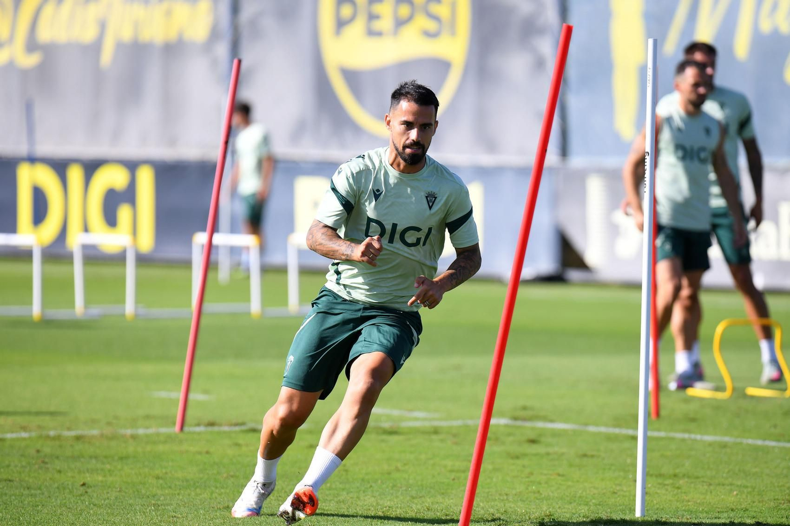 Suso en un entrenamiento del Cádiz.