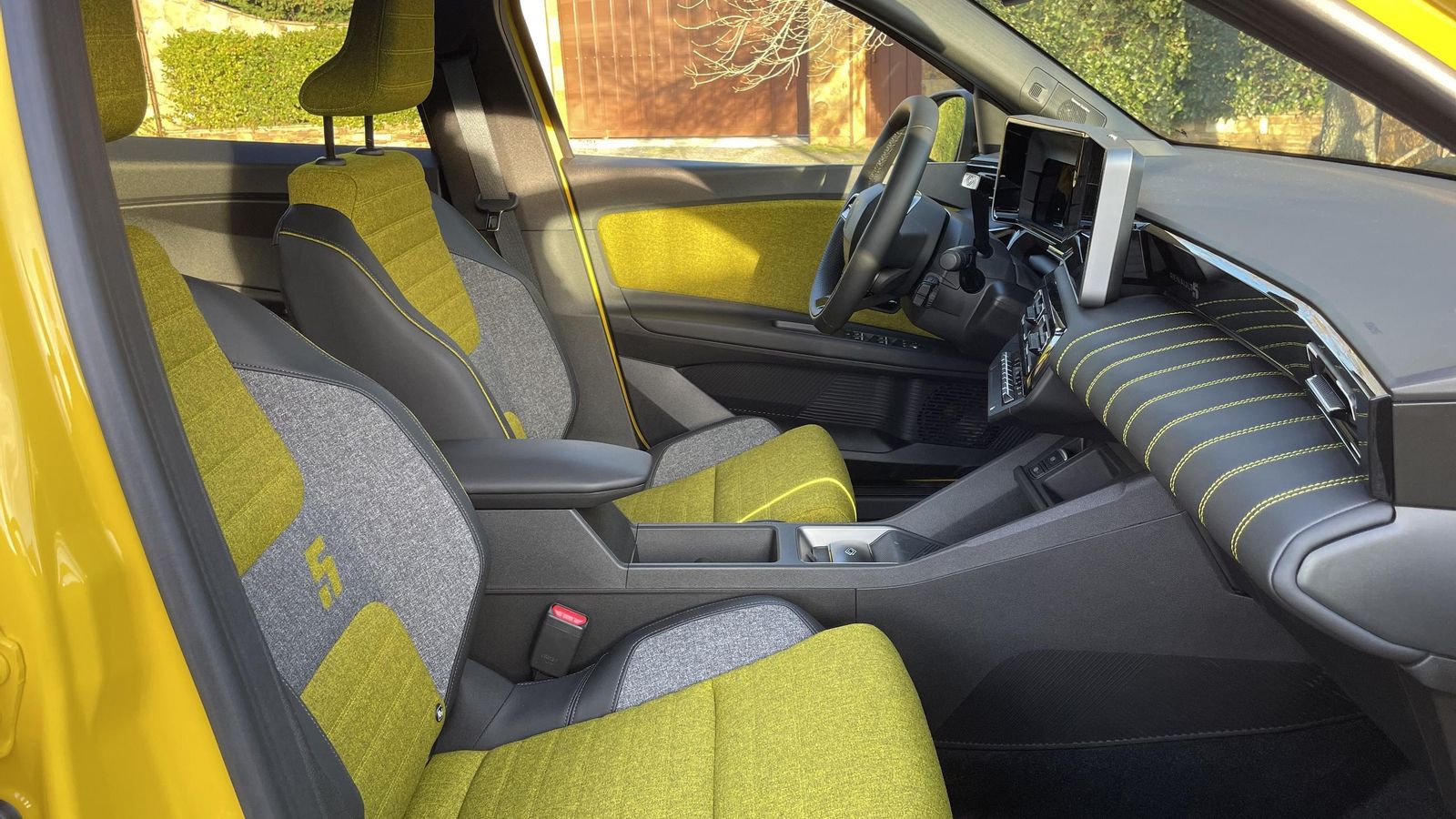 Los asientos tienen una forma que recuerda a las que usaban sus homónimos de hace más de 40 años.