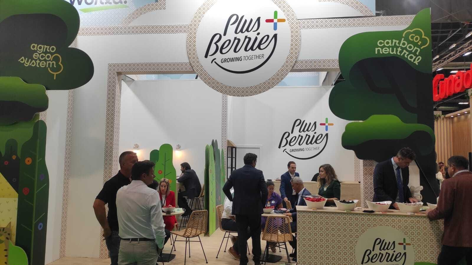 La presencia de Huelva en el primer día de Fruit Atracttion, en imágenes