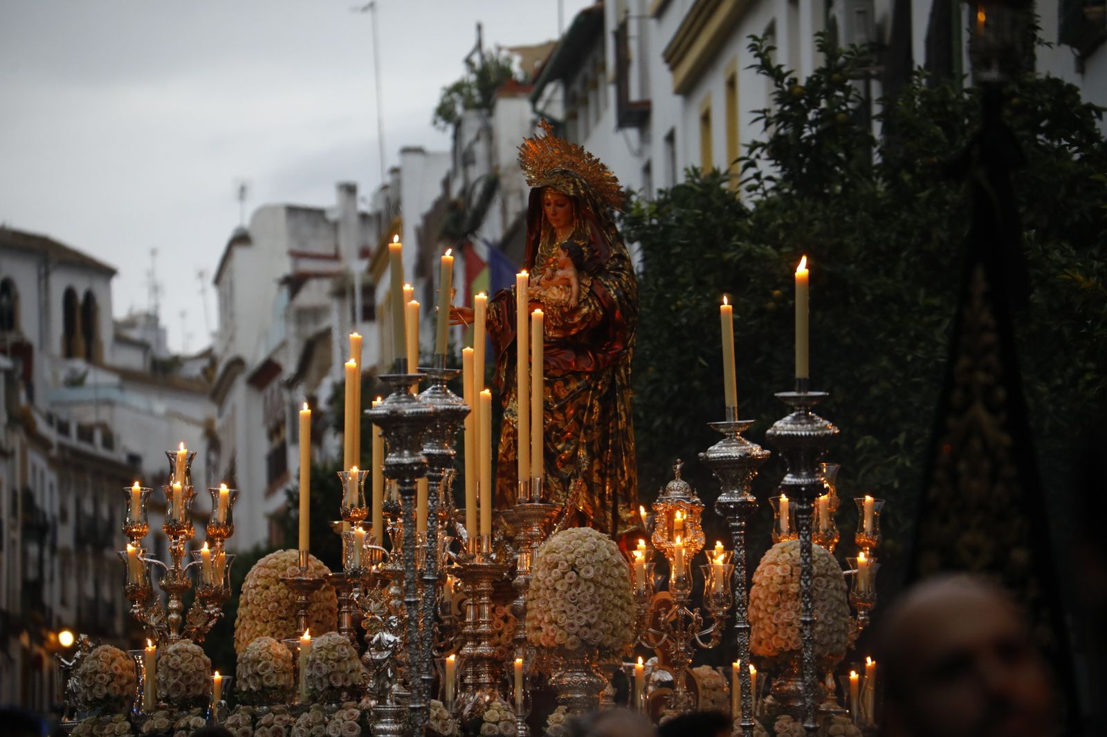 La procesión de la Virgen del Amparo de Córdoba, en imágenes