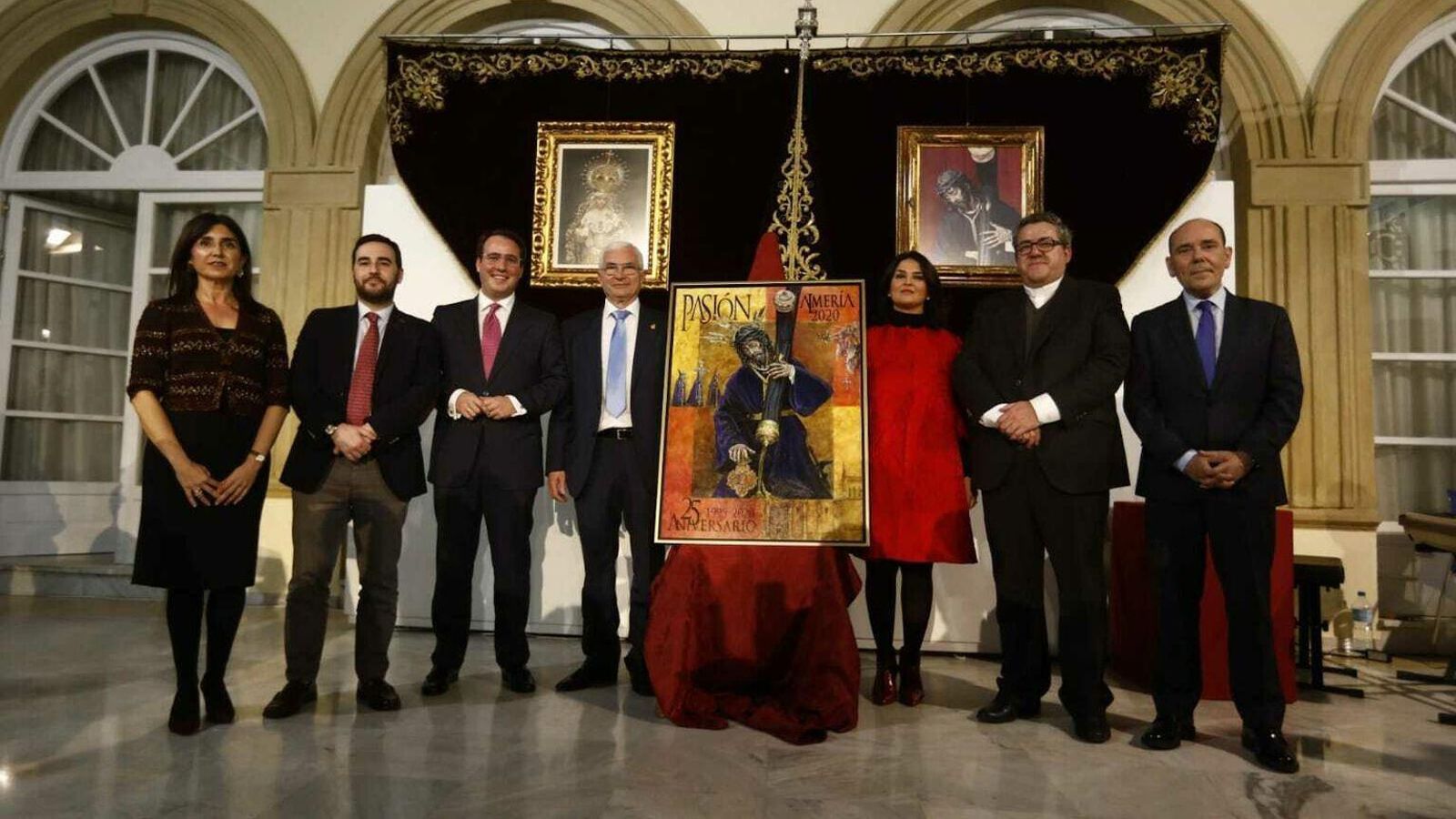 Un instante de la presentación del cartel de estas bodas de plata de la cofradía.