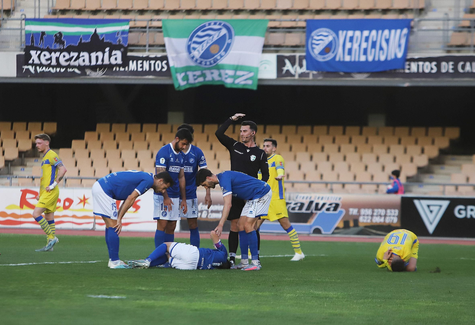Imágenes del partido entre el Xerez DFC-Conil