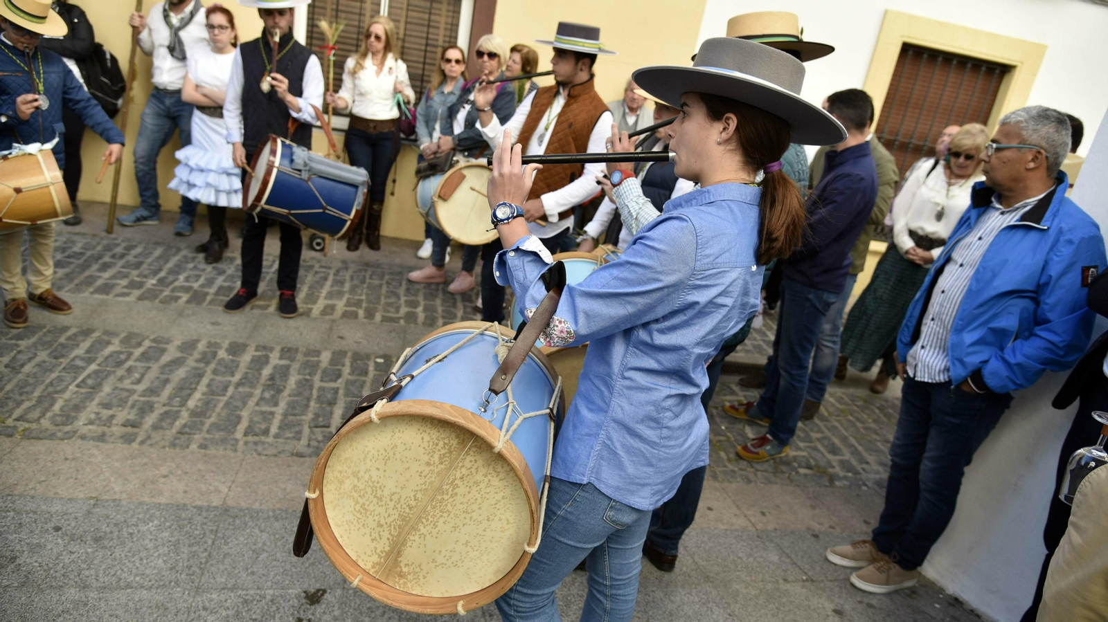 Salida de la Romería de Los Barrios en imágenes