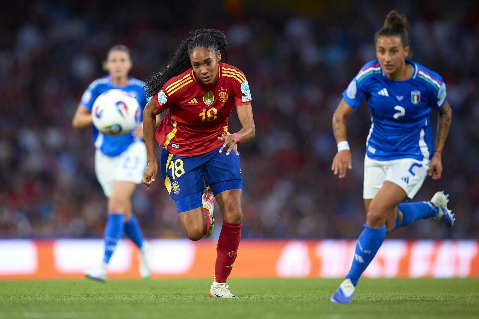 Las fotos del Italia - España de la Eurocopa femenina