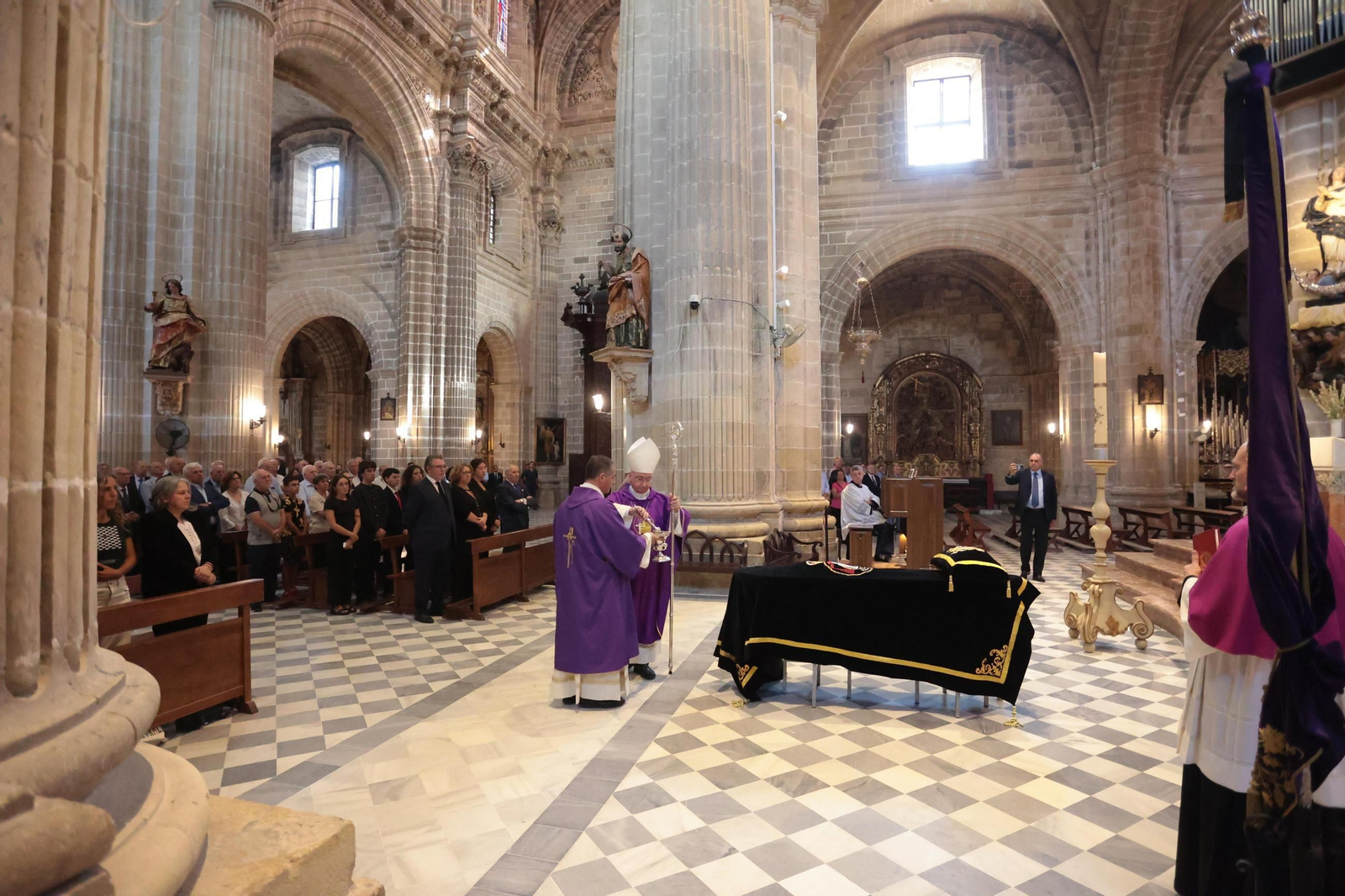 Funeral de Andrés Luis Cañadas en la Catedral de Jerez.