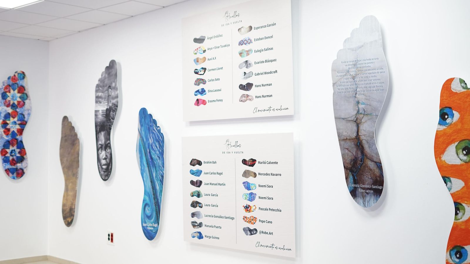 Fotos de la exposición 'Huellas de ida y vuelta' de Márgenes y Vínculos en Tarifa