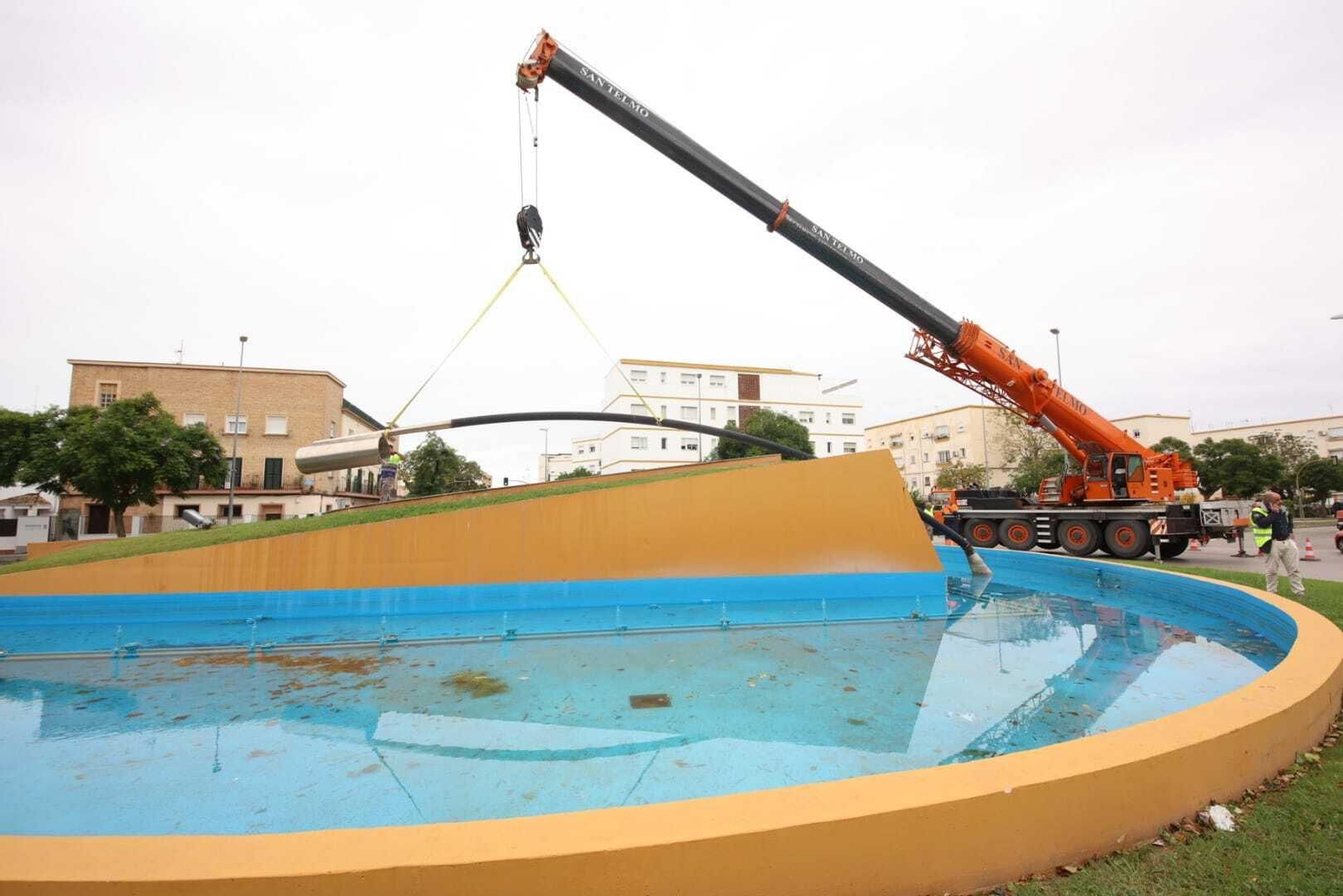 Retiran la venencia gigante de Jerez, dañada por la borrasca 'Bernard'