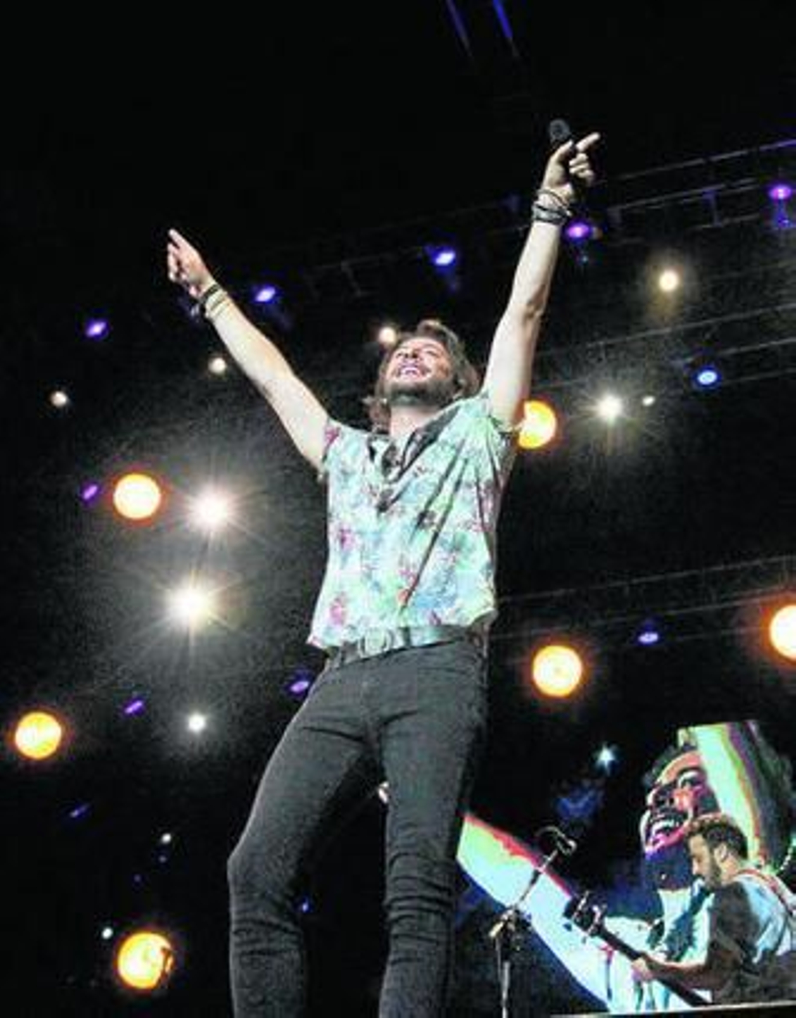 El onubense, feliz durante su recital de anoche.