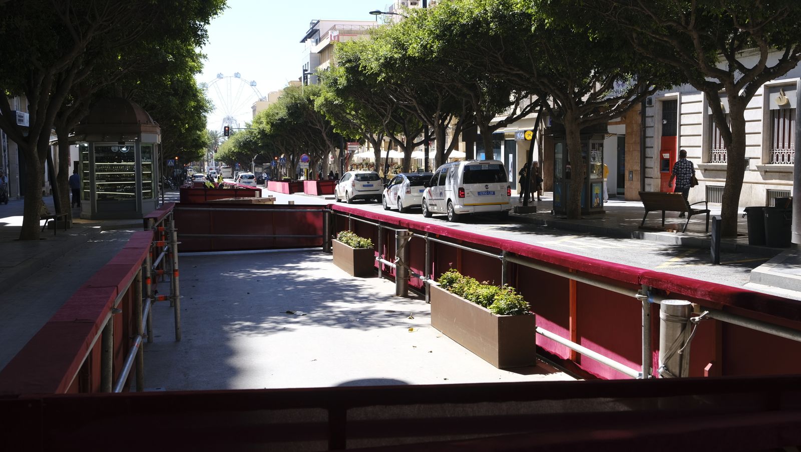 Montaje de la Carrera Oficial para la Semana Santa de Almería