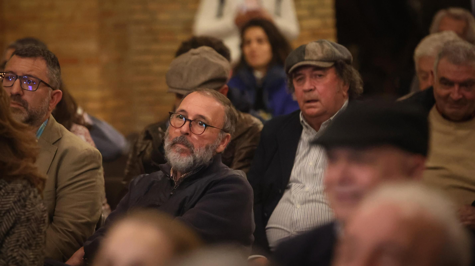 Así fue la presentación del libro de Fran Pereira 'De Chipén , sin ojana' biografía de El Gómez de Jerez