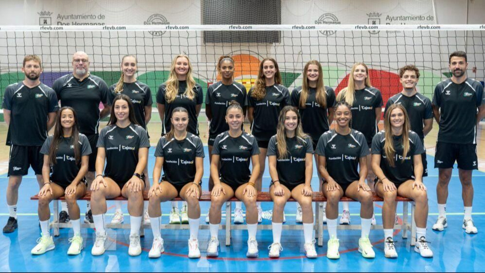 Foto de equipo del Fundación Cajasol Andalucía, que comienza mañana su andadura en competición europea.