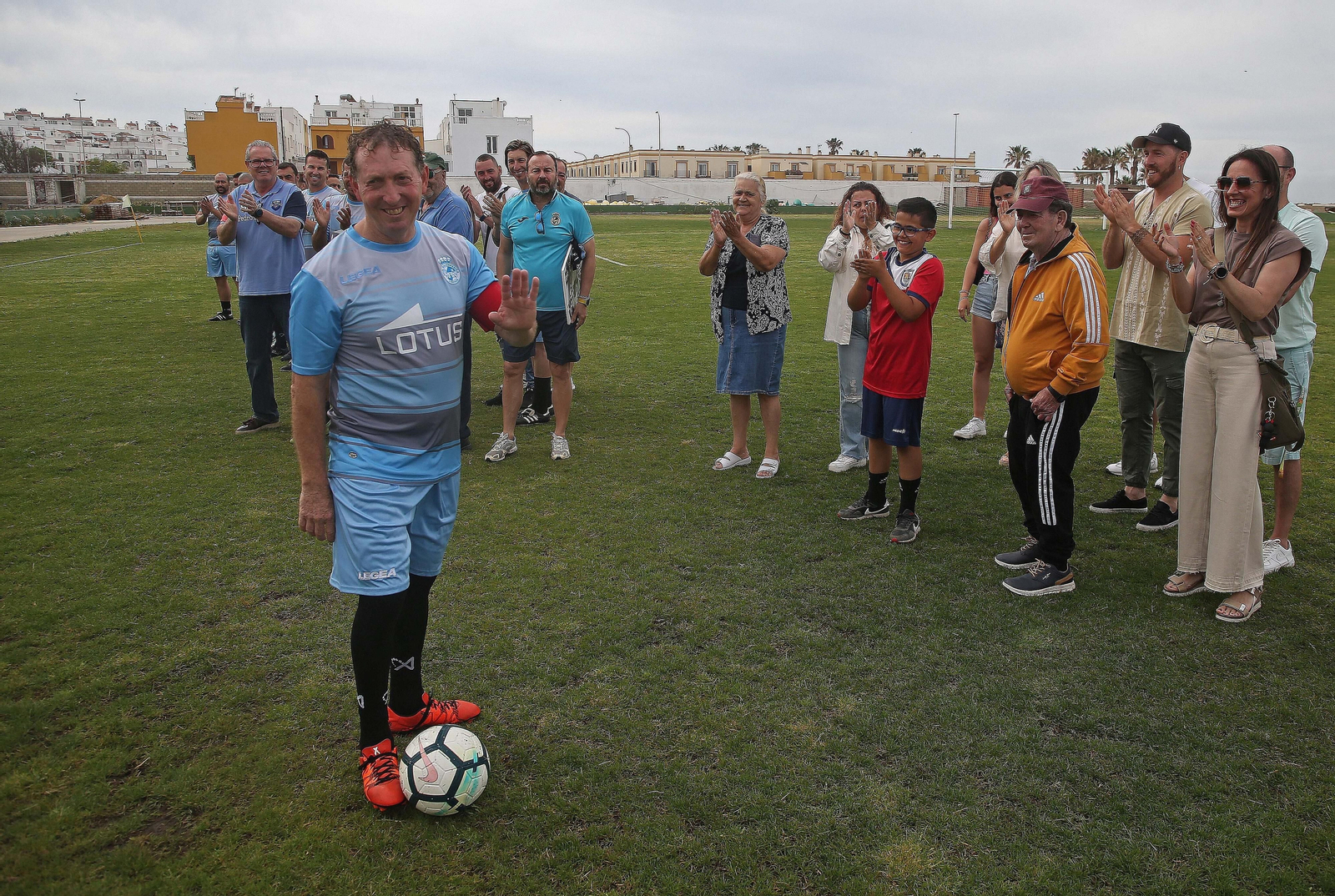 Fotos del homenaje al futbolista Juan Hoyos en Tarifa