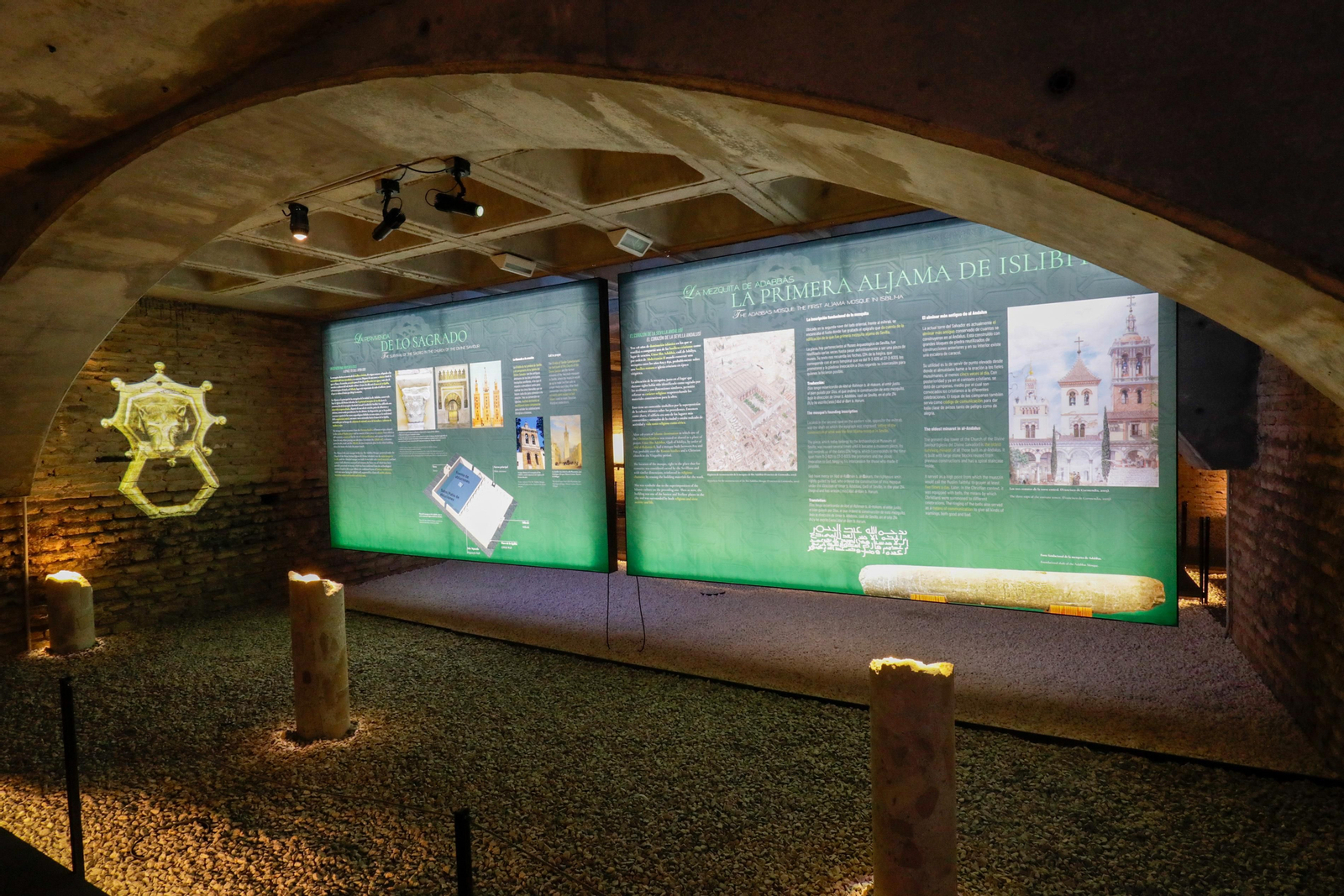 Presentación del proyecto expositivo "Huella de lo Sagrado" en la parroquia del Salvador