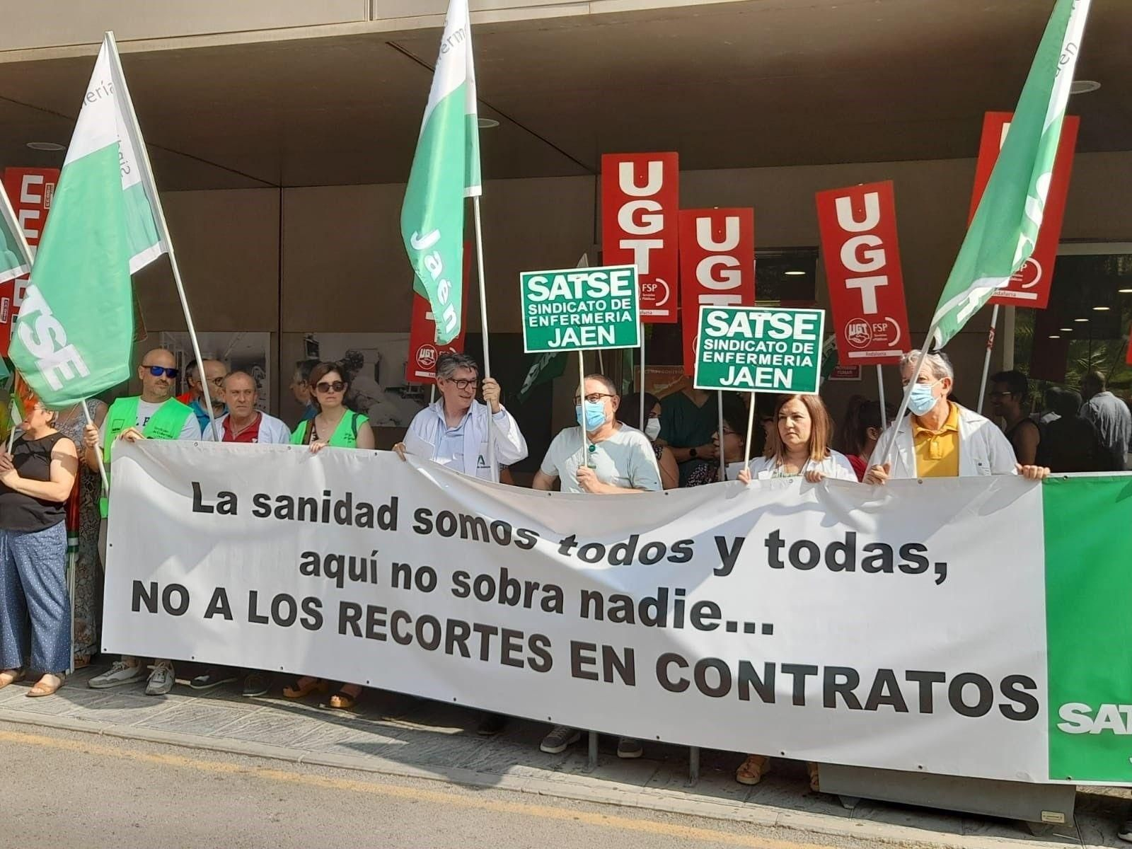 Concentración de Satse y UGT en Jaén.
