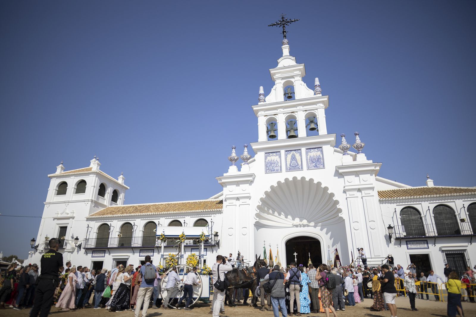 El Rocío 2023: Imágenes de la presentación de las Hermandades y ambiente en la aldea