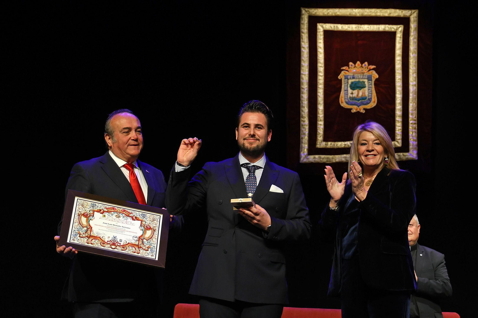 Pepelu Bonaño pregona a San Sebastián en el Gran Teatro de Huelva, en imágenes