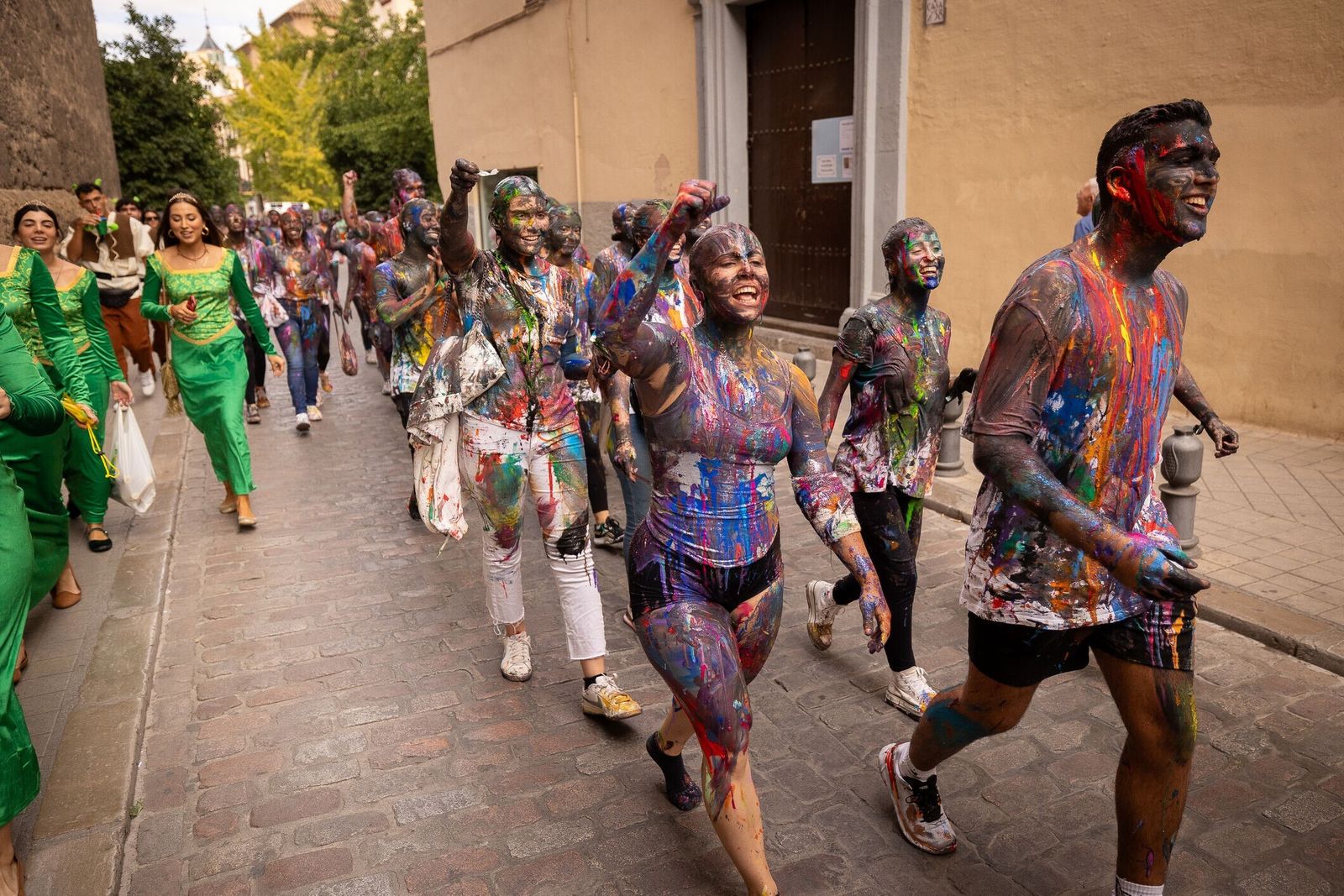 Novatadas o fiesta de Medicina en Granada: el Lucas mantiene la tradición