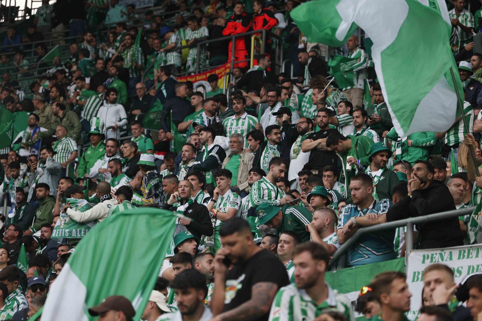 La afición del Betis en la final de la Conference League