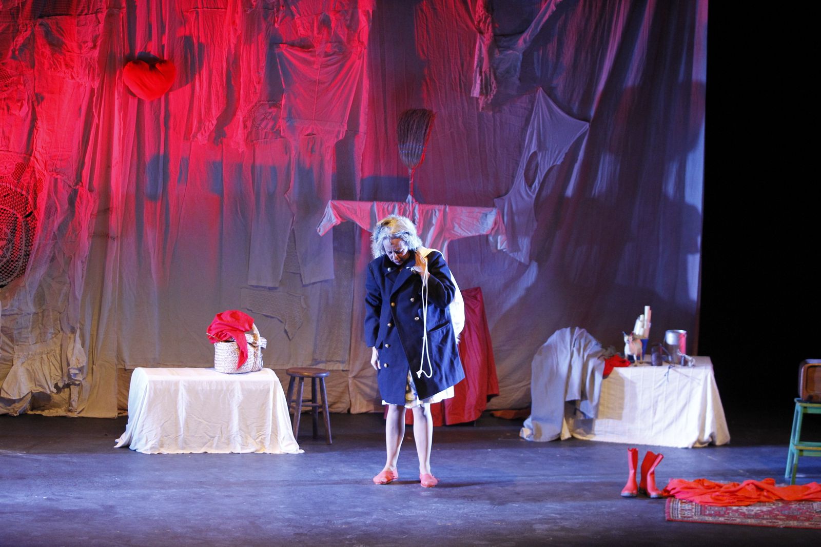 Fotogalería Festival Teatro El Ejido. Obra "El Desván de los Hermanos Grim"