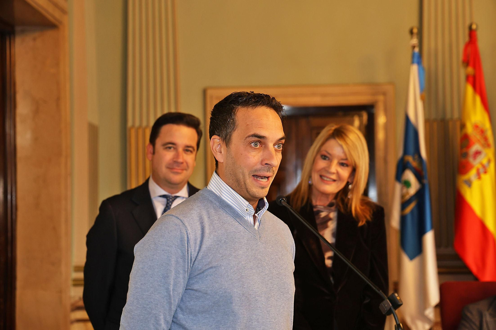 Sus Majestades Los Reyes Magos son coronados en el Ayuntamiento de Huelva