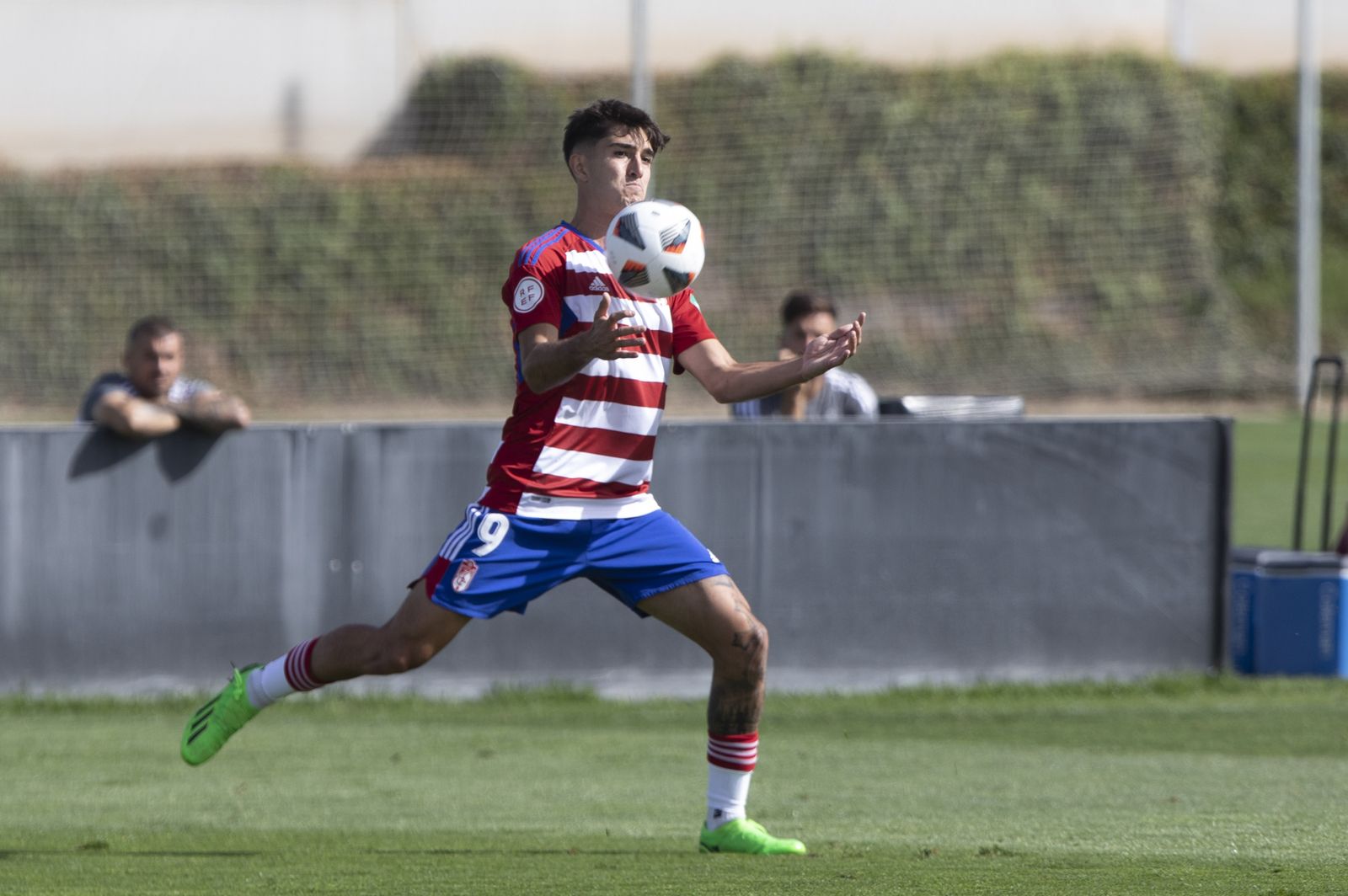 Acción de un partido jugado como local por el Recreativo