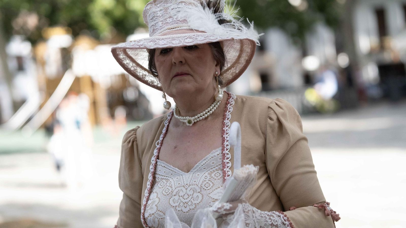 Los vestidos de época necesitan un gran trabajo para su confección.