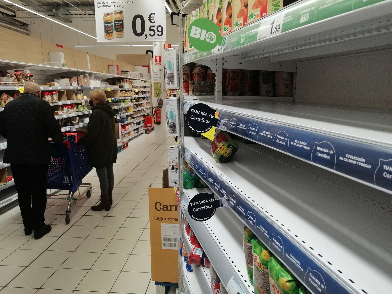 Desabastecimiento de alimentos en los supermercados de Sevilla