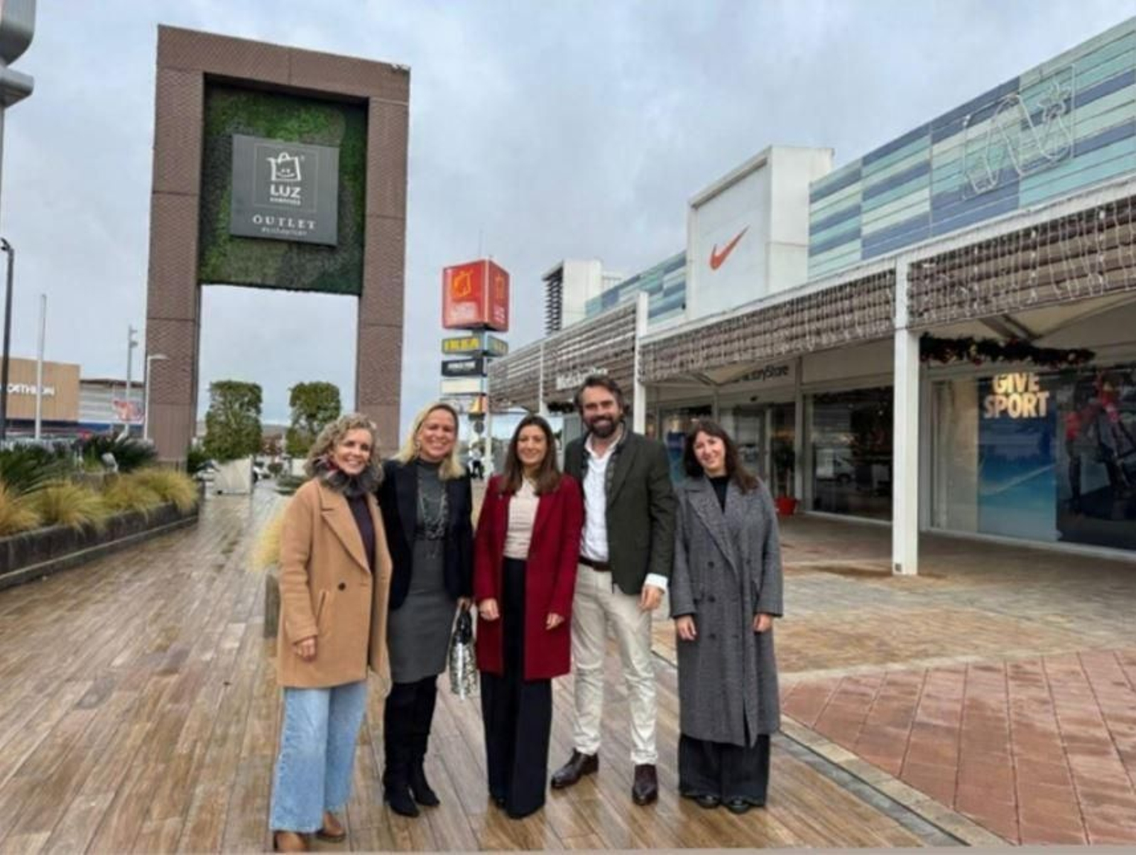 Estefanía Aballe, Yessika Quintero, Rosario Fernández-Gao, Eduardo Bárcena y Mercedes Guerrero.