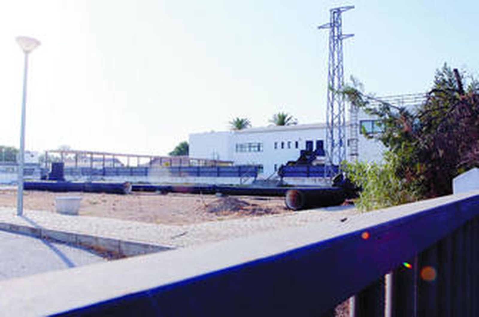 Las instalaciones de la antigua estación de filtraje de la carretera hacia La Algaba, donde se proyecta la nueva depuradora que sustituirá a la actual de San Jerónimo.