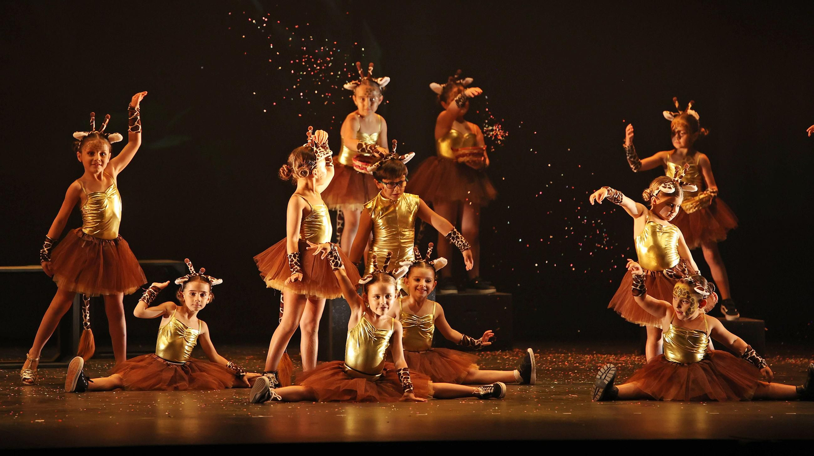 'África' el espectáculo de fin de curso de las Hermanas Sanchez en Jerez