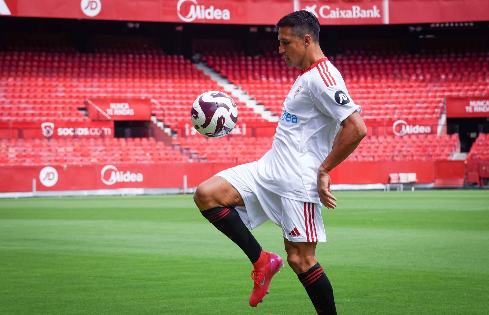 Presentación de Alexis Sánchez como jugador del Sevilla