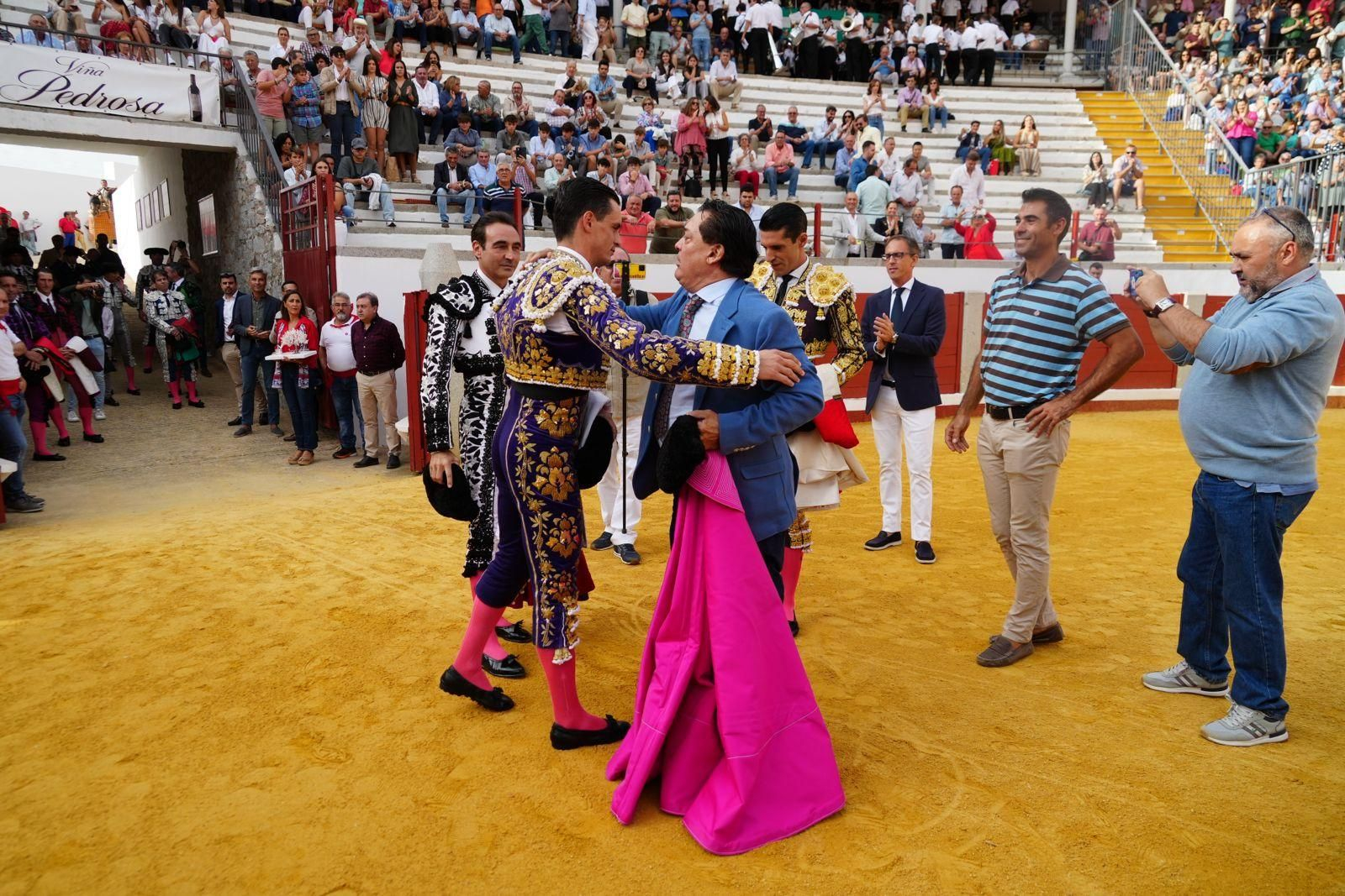 La despedida de Enrique Ponce de los ruedos en Pozoblanco, en imágenes