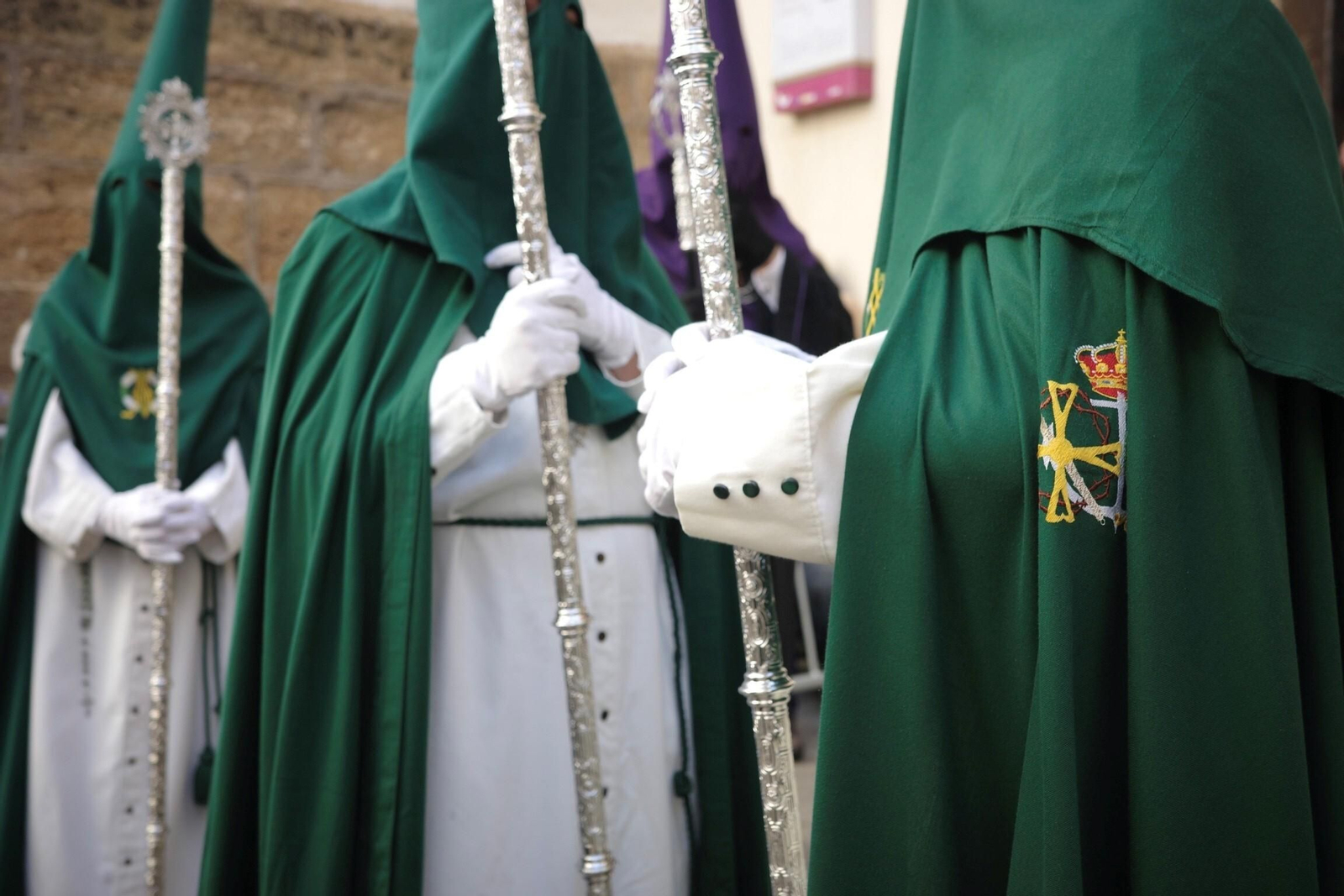 Las imágenes de la primera procesión del Nazareno de la Obediencia en Cádiz