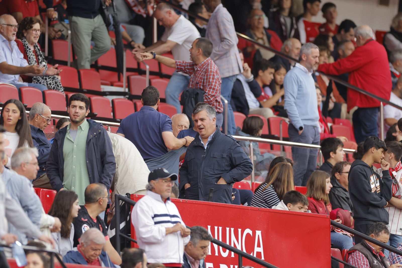 Búscate en las fotos del Sevilla-Madrid