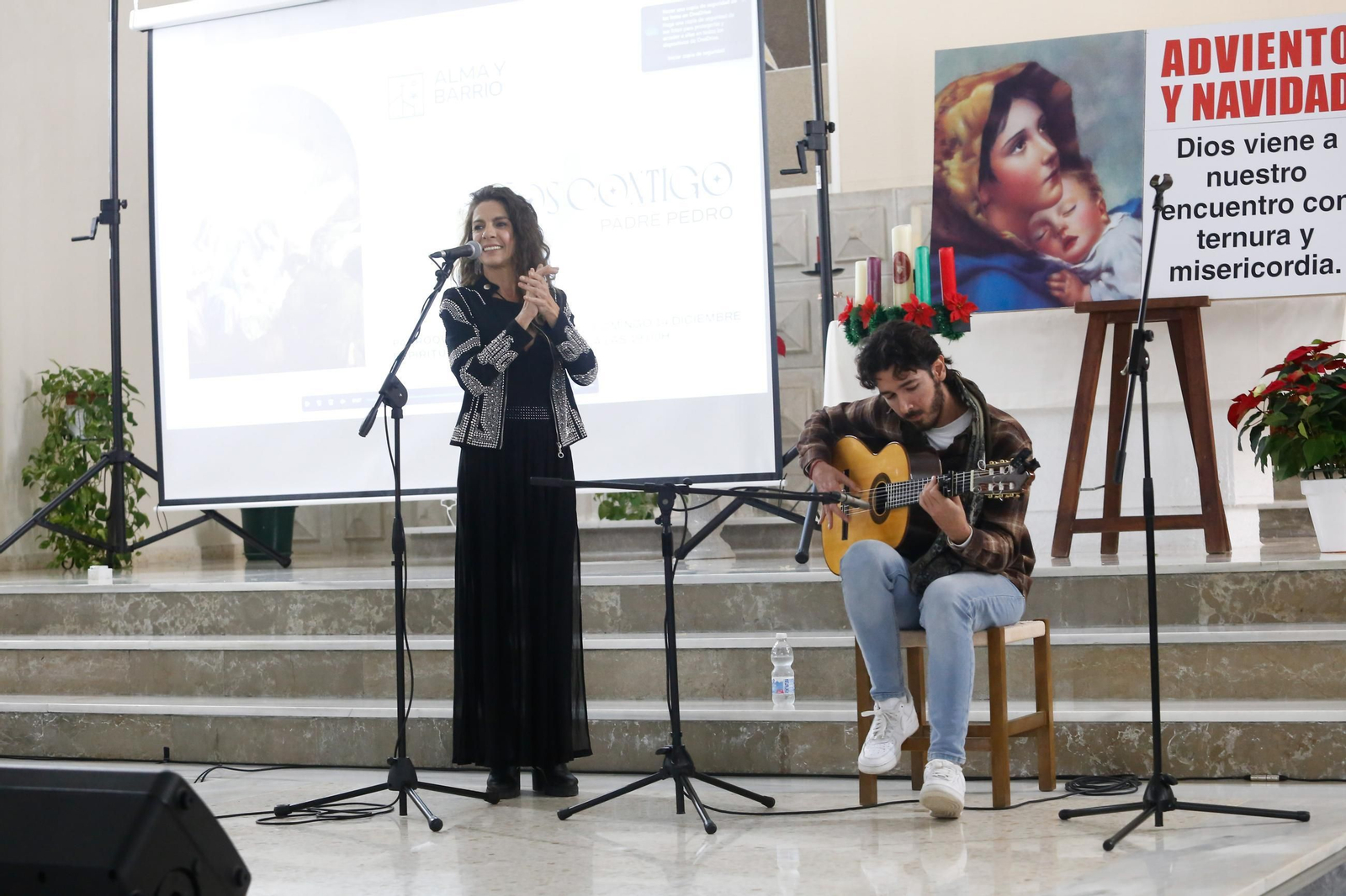 Las fotos del homenaje al padre Pedro por sus 50 años de entrega absoluta a la Piñera