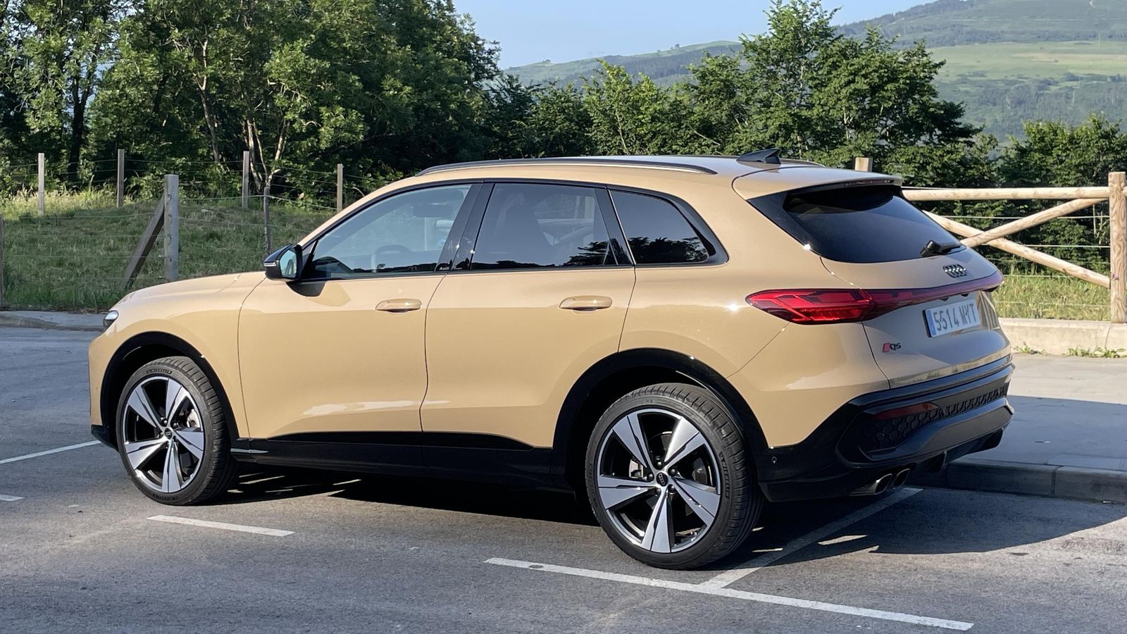 Audi ofrece entre los SUV una alternativa poco frecuente con este Q5: un Diesel microhibridado y, por tanto, con la etiqueta Eco.