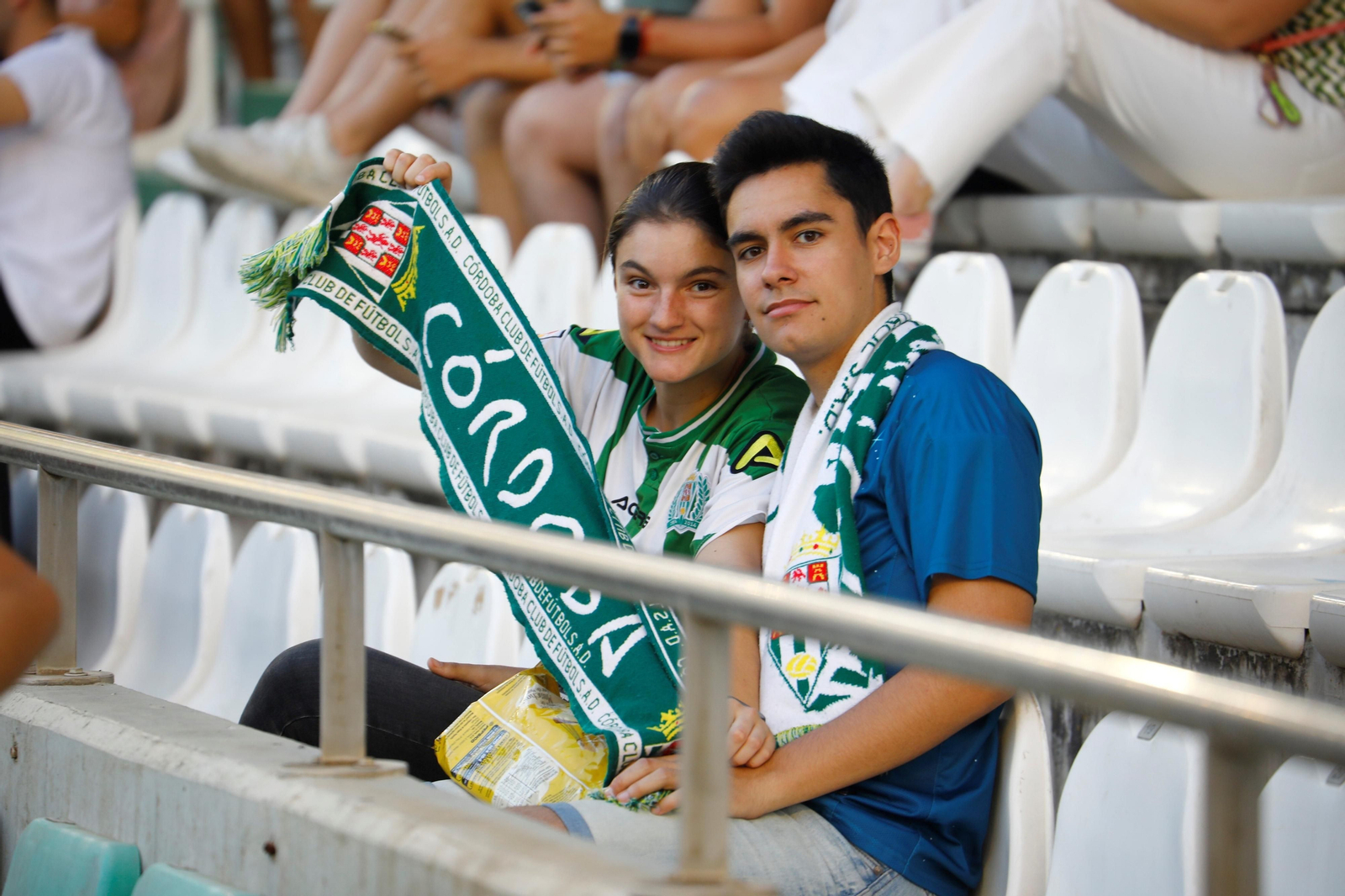 Las mejores fotos del ambiente en el Córdoba CF - Racing Ferrol