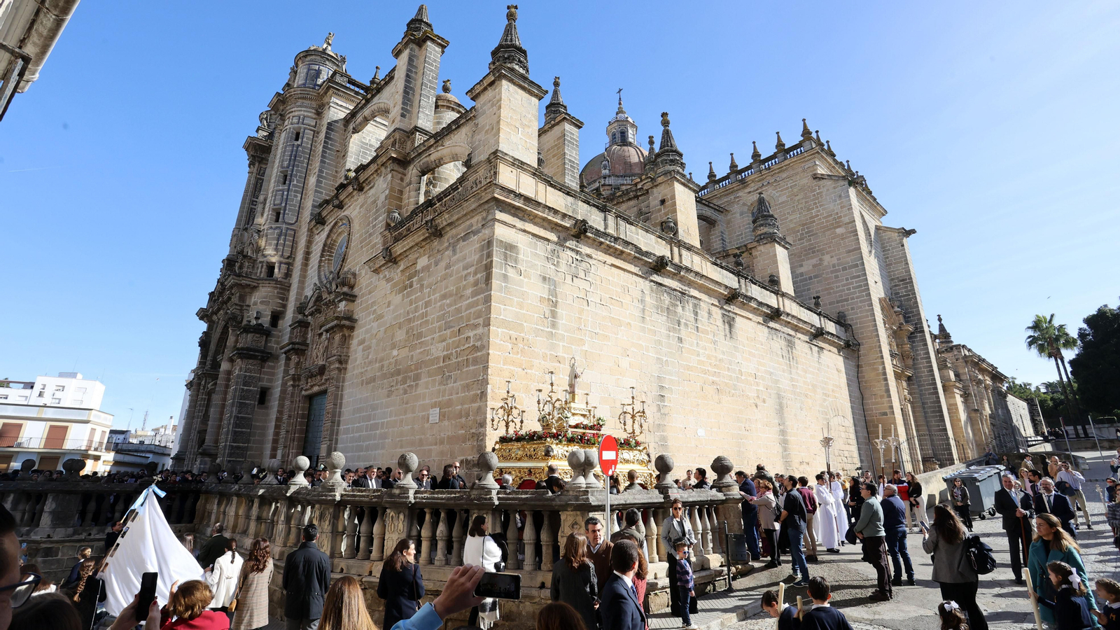 Procesión de la Virgen de la Inmaculada Concepción por las calle de Jerez