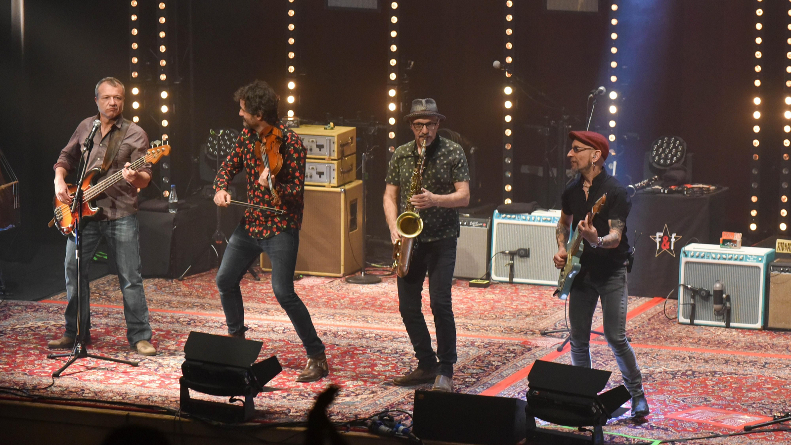 Fito y los Fitipaldis en  La Línea