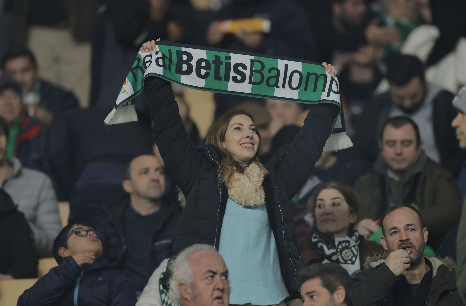 Buscate en las fotos del Betis - Feyenoord