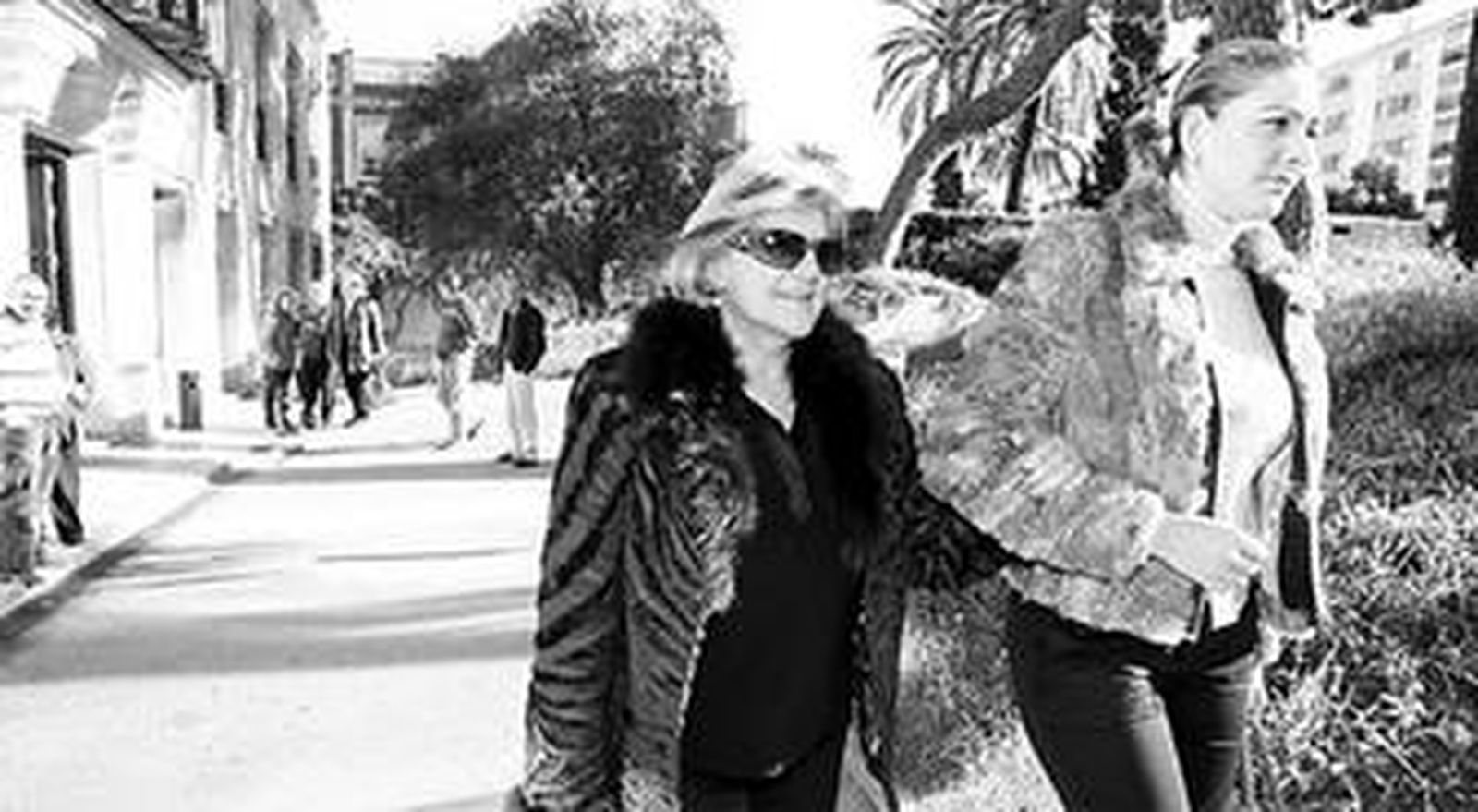 Carmen Bazán, saliendo del juzgado, ayer.