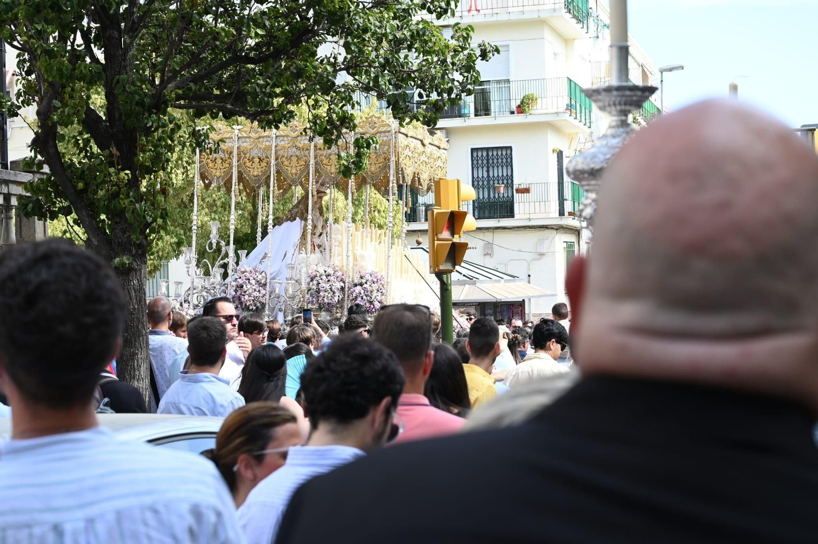 Las mejores imágenes de la salida de la Virgen de la Paz desde la Parroquia de San Sebastián