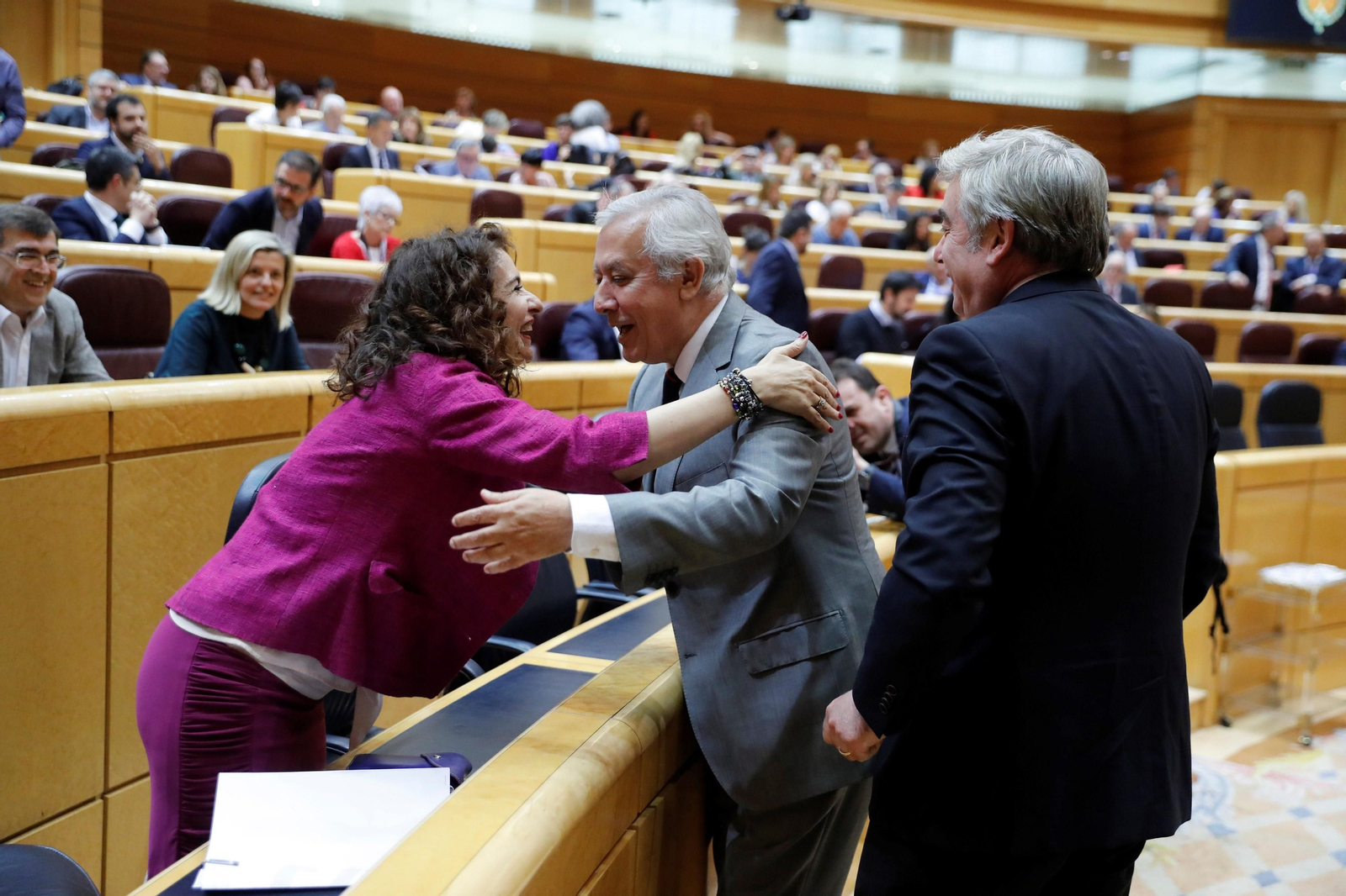 Montero defiende los Presupuestos que heredó
