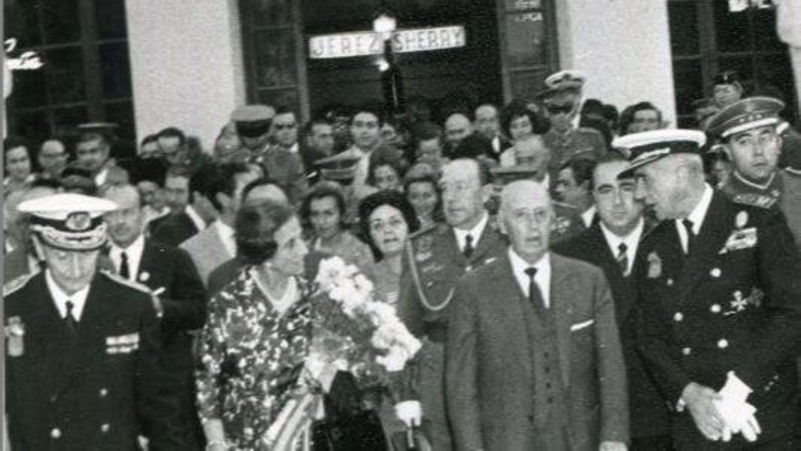 Salida del Pabellón de Jerez, Sevilla, 1967.