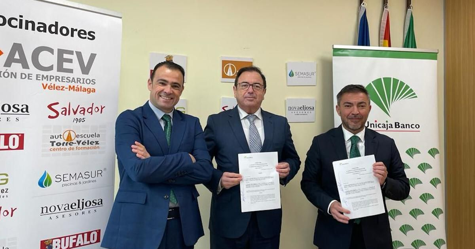 Unicaja Banco apoya a las más de 300 empresas de Vélez-Málaga